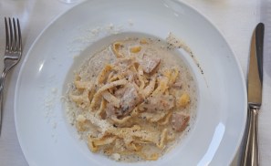 Rom Bucatino Pasta Trüffel Steinpilze