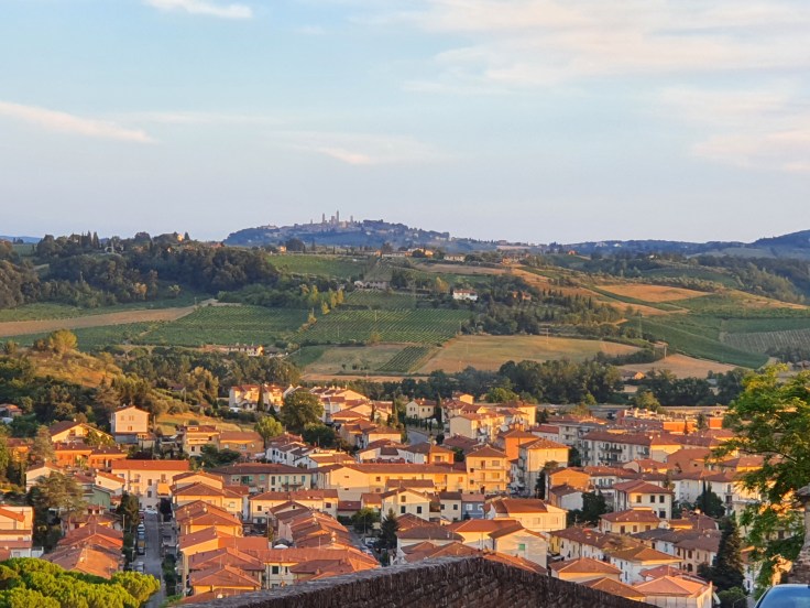 Certaldo Alto Blick auf San Gimignano