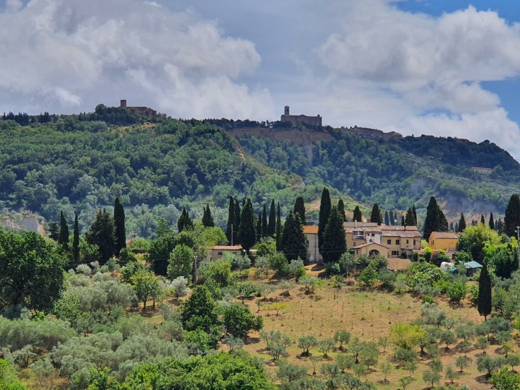 Toskanische Landschaft - Anfahrt auf Volterra