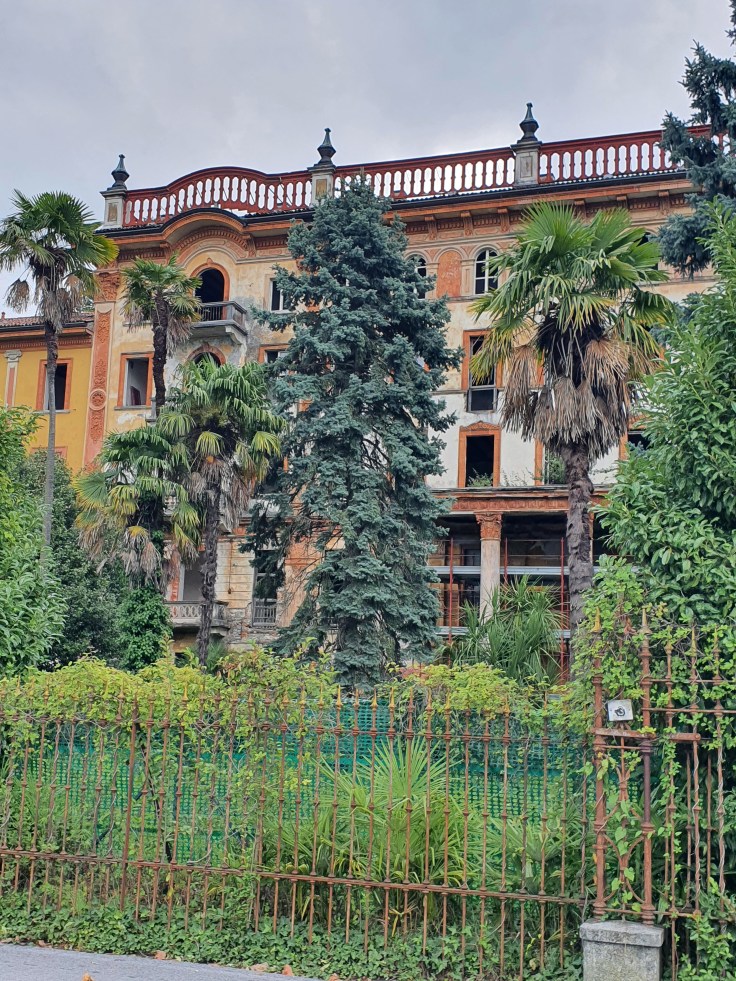 Bellagio - Ruine des Grand Hotels Bretagne / Britannia