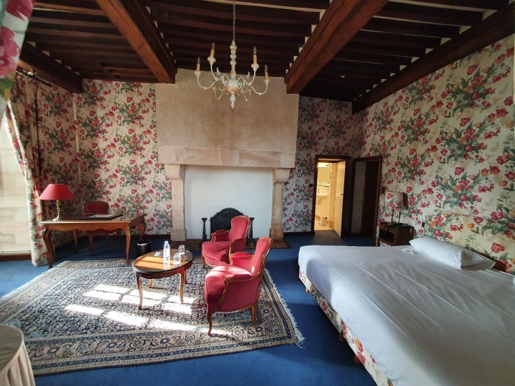 Chateau de Gilly Suite