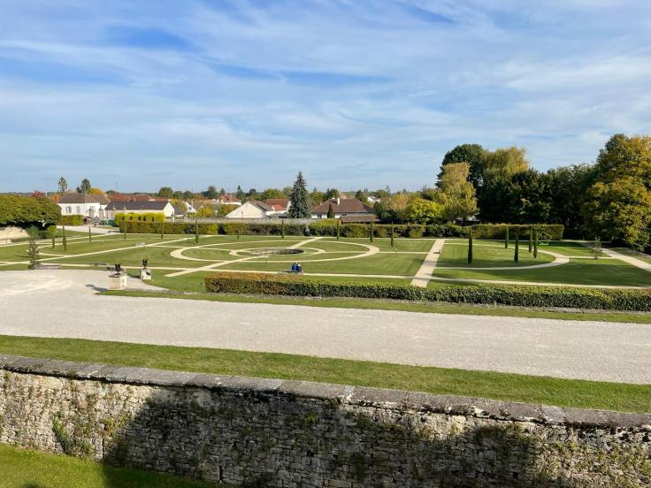 Chateau de Gilly Französischer Garten