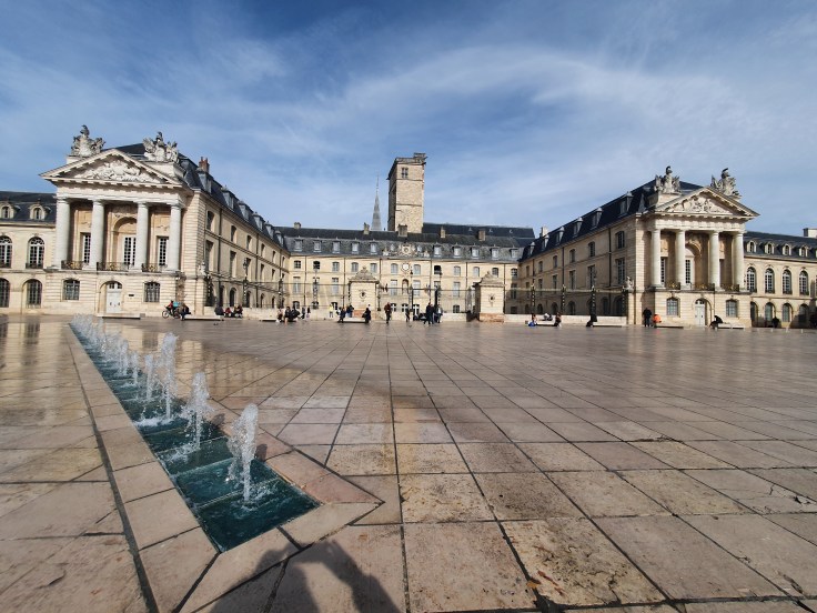 Dijon Place de la Liberation und Palais des Ducs de Burgogne