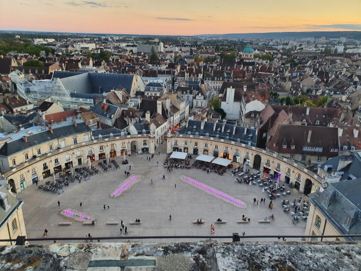 Dijon - Aussicht vom Tour Phillipe le Bon auf Place de la Liberation
