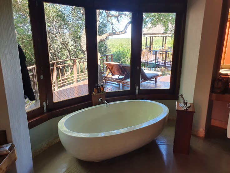 Thanda Lodge Suite Badewanne
