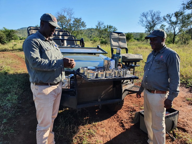 Thanda Frühstück auf Safari