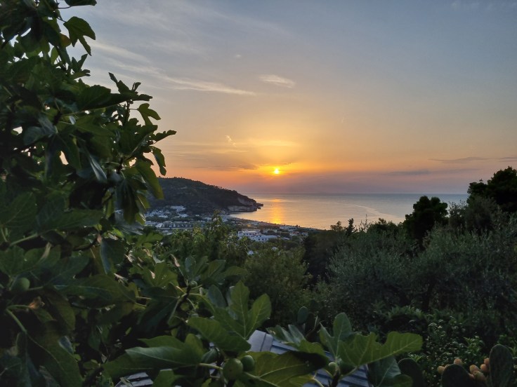 Apulien Peschici Blick von Altstadt aufs Meer
