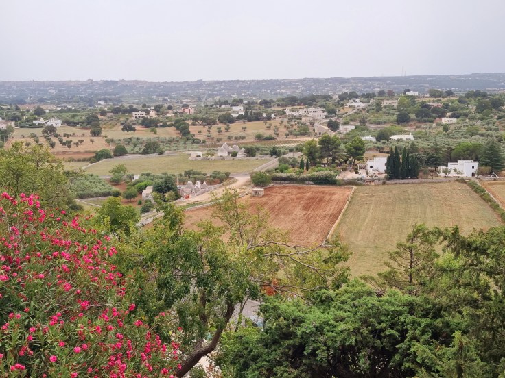 Apulien: Locorotondo, Blick auf Valle d'Itria