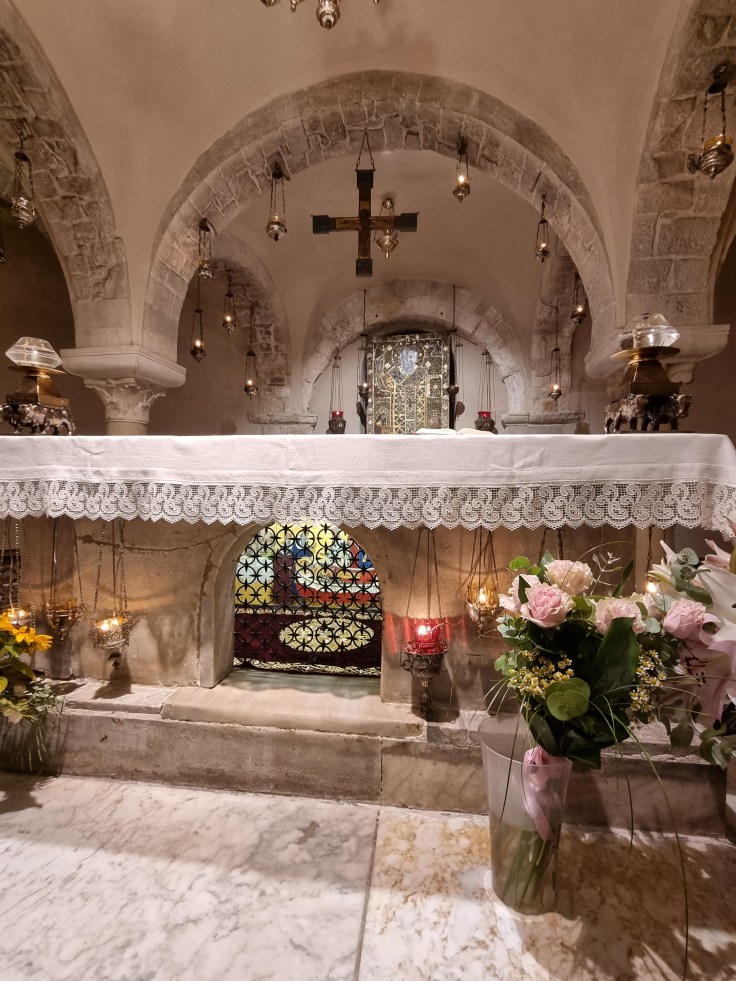 Bari Basilika S. Nicola Krypta mit Reliquien des Hl. Nikolaus