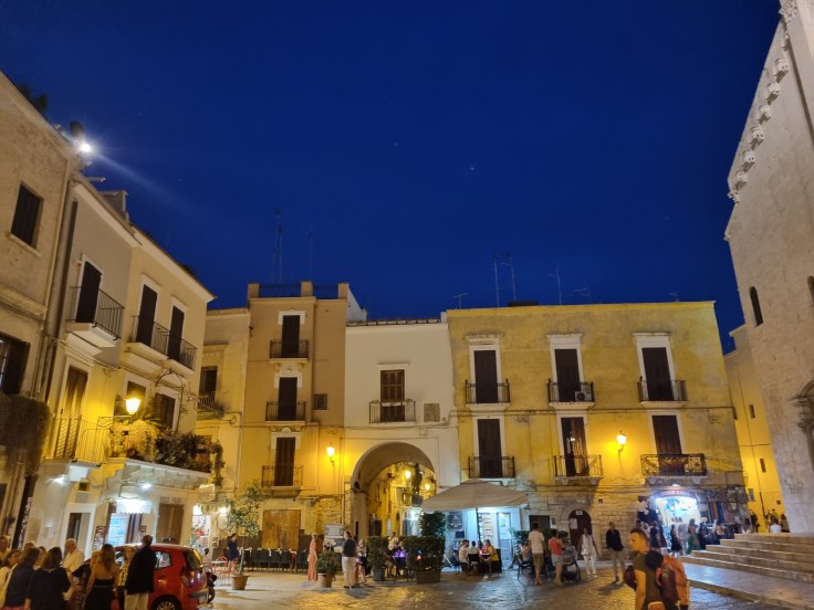 Bari Altstadt am Abend