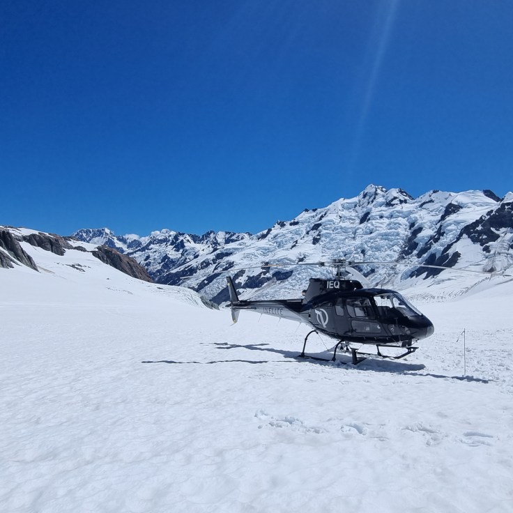 Snow Landing Tasman Gletscher
