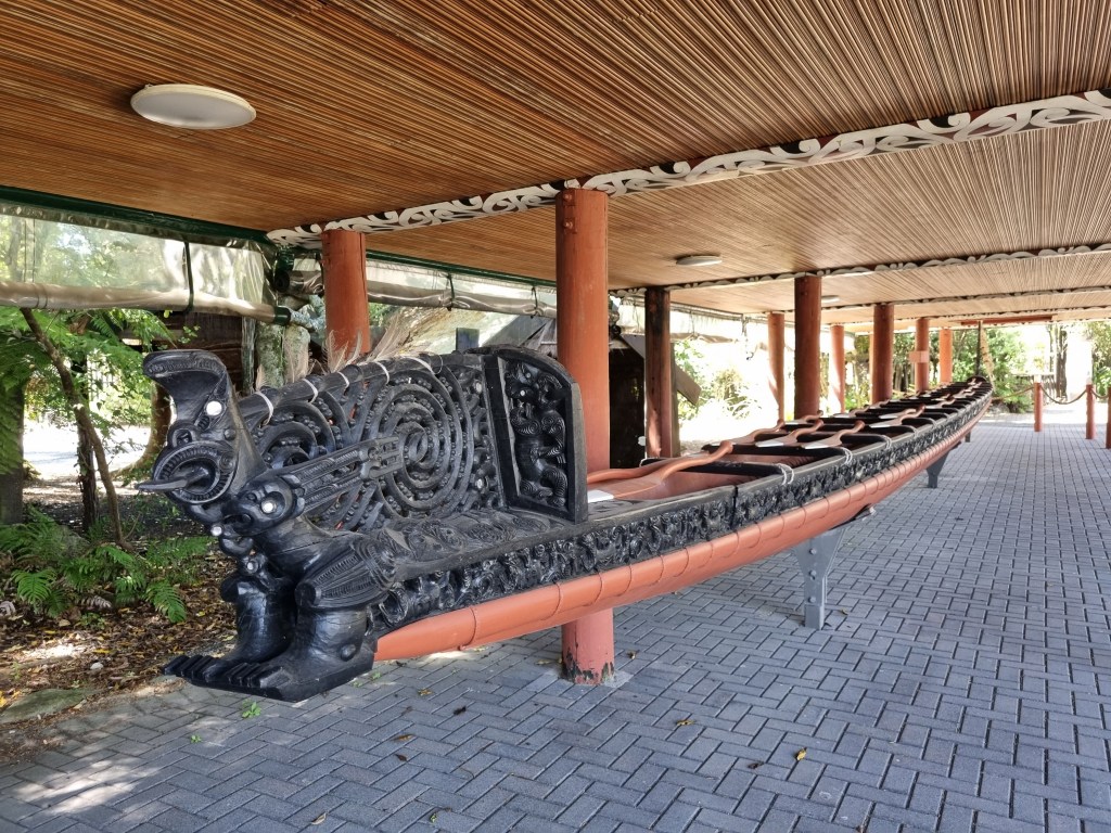 Te Puia - Waka (Kanu)
