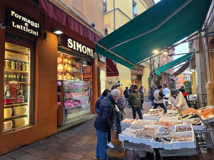 Via Pescherie Vecchie und Simoni