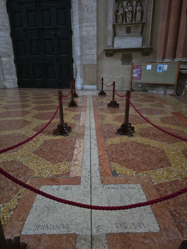 San Petronio, "Mittagslinie"