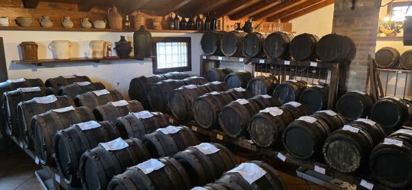 Acetaia Leonardi: Lagerung Balsamico-Fässer