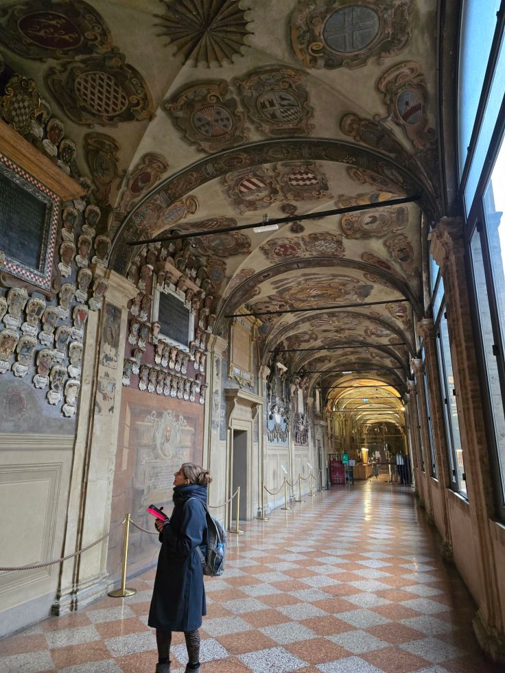 Bologna: Palazzo dell' Archiginnasio