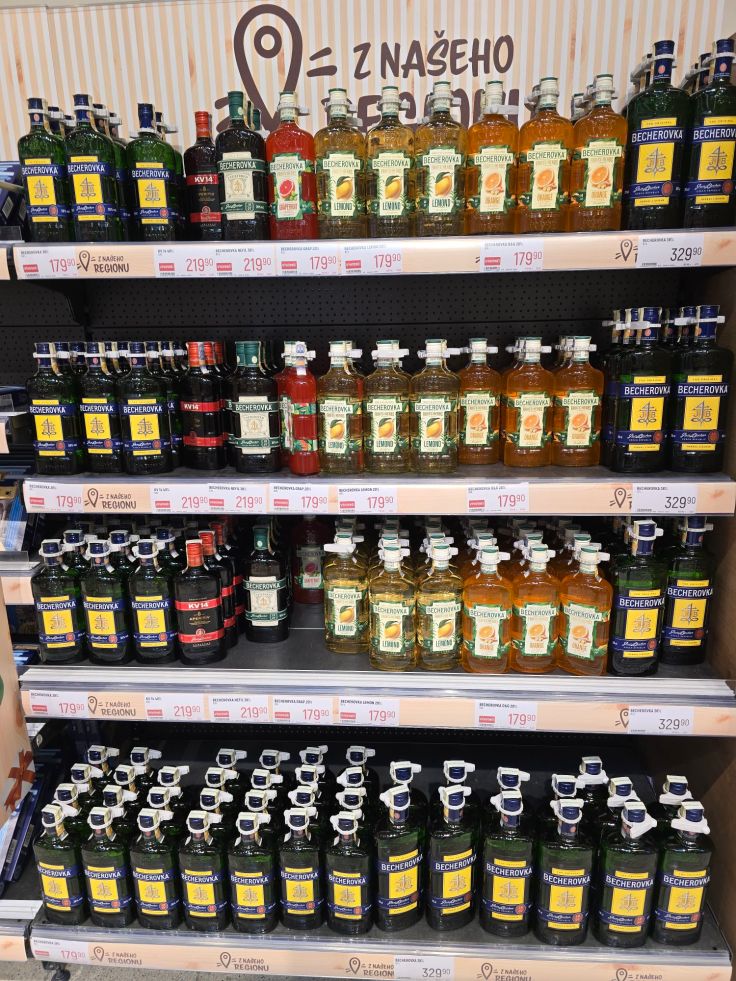 Verschiedene Becherovka-Sorten