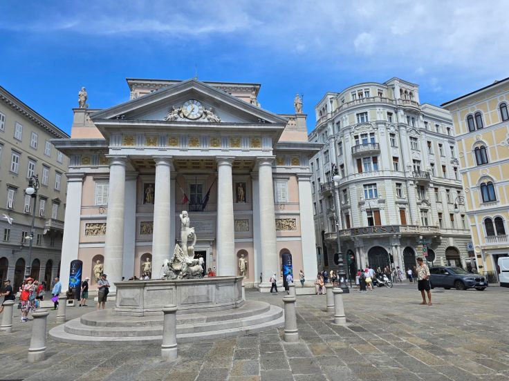 Triest: Piazza della Borsa