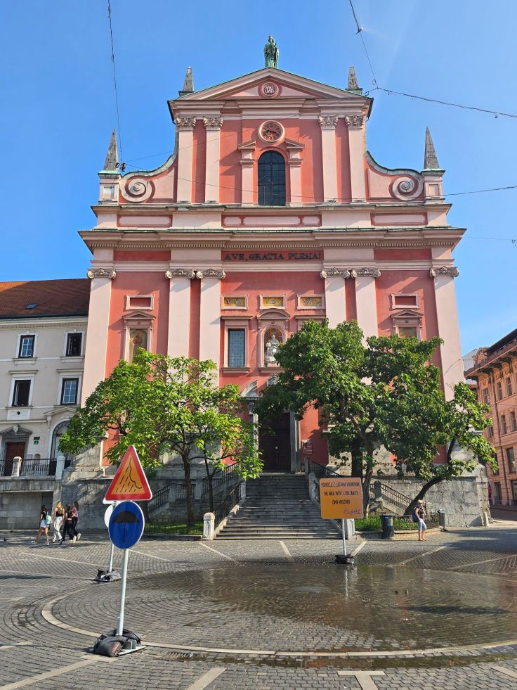 Preserenplatz: Franziskanerkirche Mariä Verkündigung