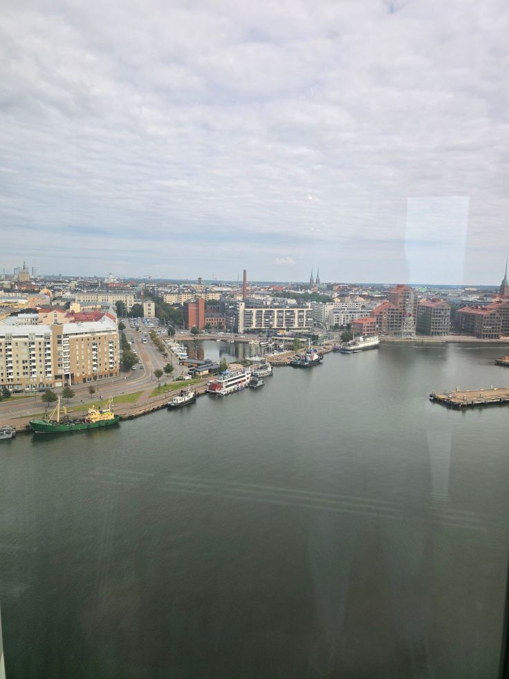 Blick vom Clarion über Hafen
