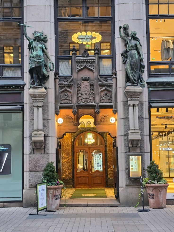 Helsinki: Einkaufsstraße Aleksanterinkatu