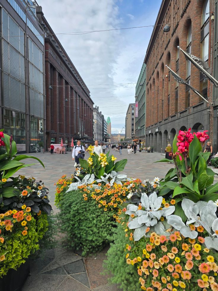 Helsinki: Einkaufsstraße Keskuskatu